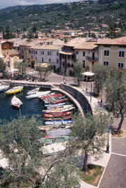 Hafen von Torri del Benaco